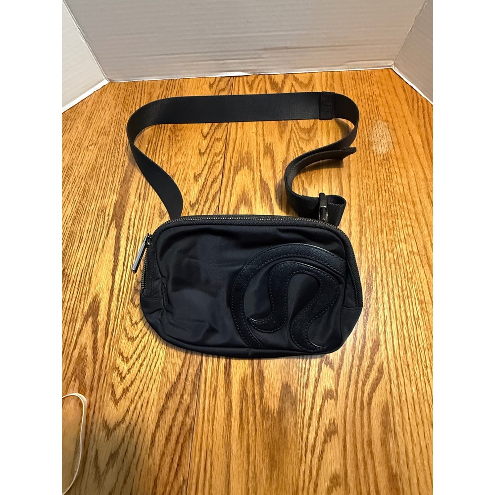 Lululemon Everywhere Belt Bag 1L Black Large Logo Crossbody LU9BG3S Rare 2023